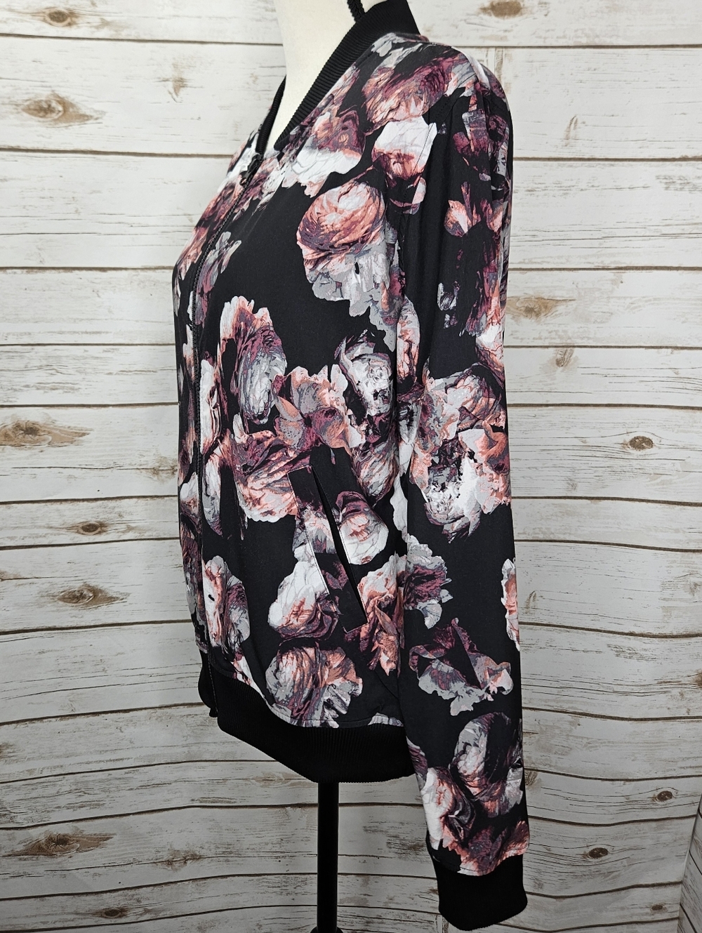 Victoria Sport Roses Zippered Bomber Jacket Size Small - Picture 9 of 9